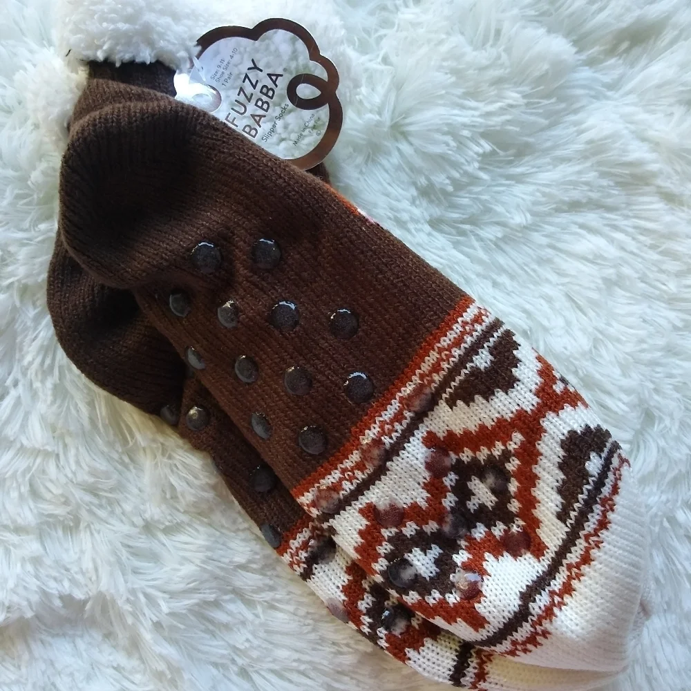 🍁NWT Brown Sloth Fuzzy Slippers Socks